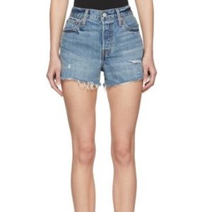 Aritzia Levi's Denim Wedgie Shorts